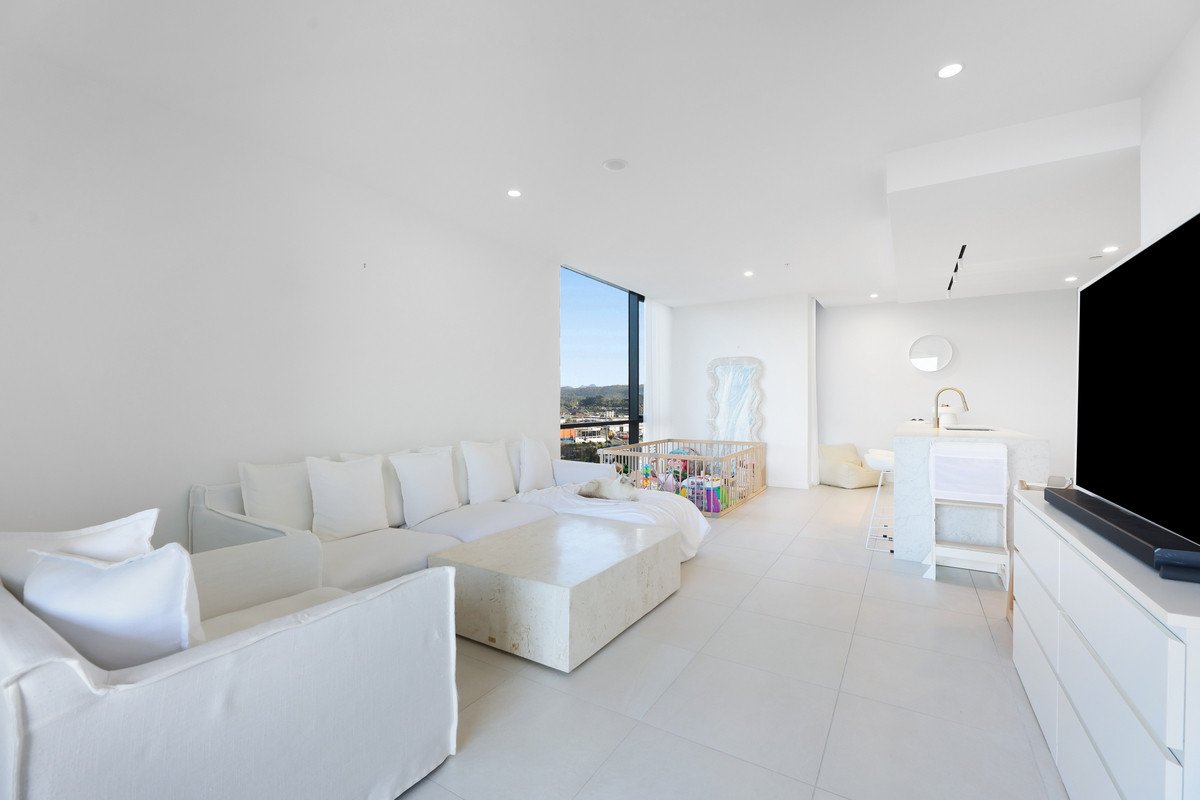 49/20 Executive Drive Burleigh Waters 6