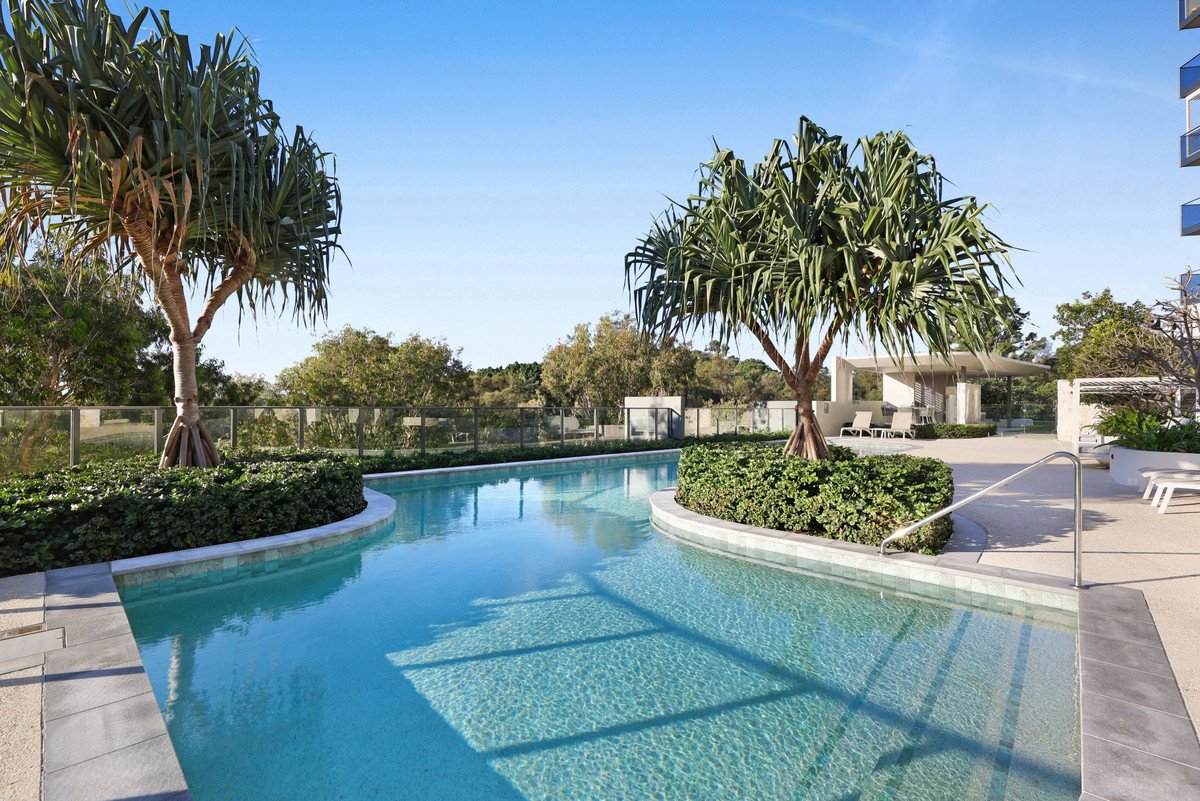 49/20 Executive Drive Burleigh Waters 16