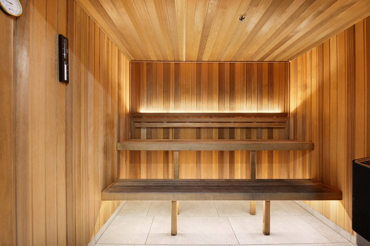 49/20 Executive Drive Burleigh Waters 18