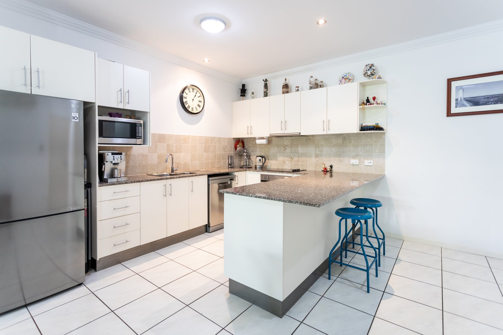 49/21 Shute Harbour Road CANNONVALE 1