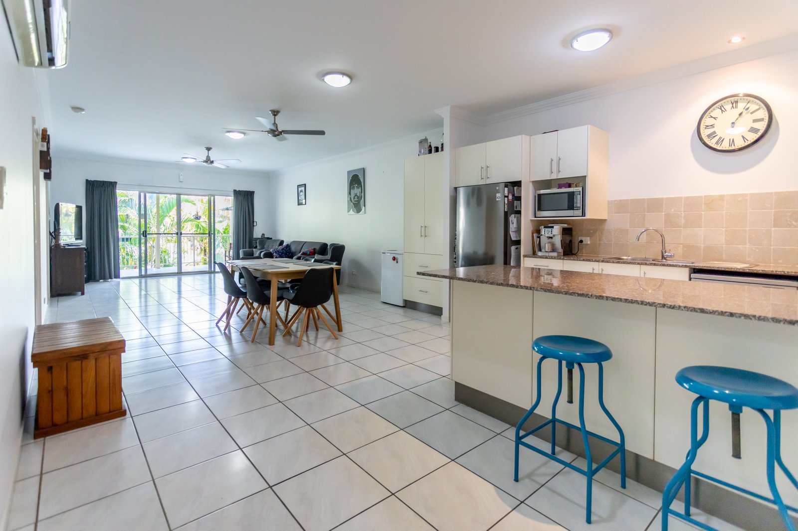 49/21 Shute Harbour Road CANNONVALE 11