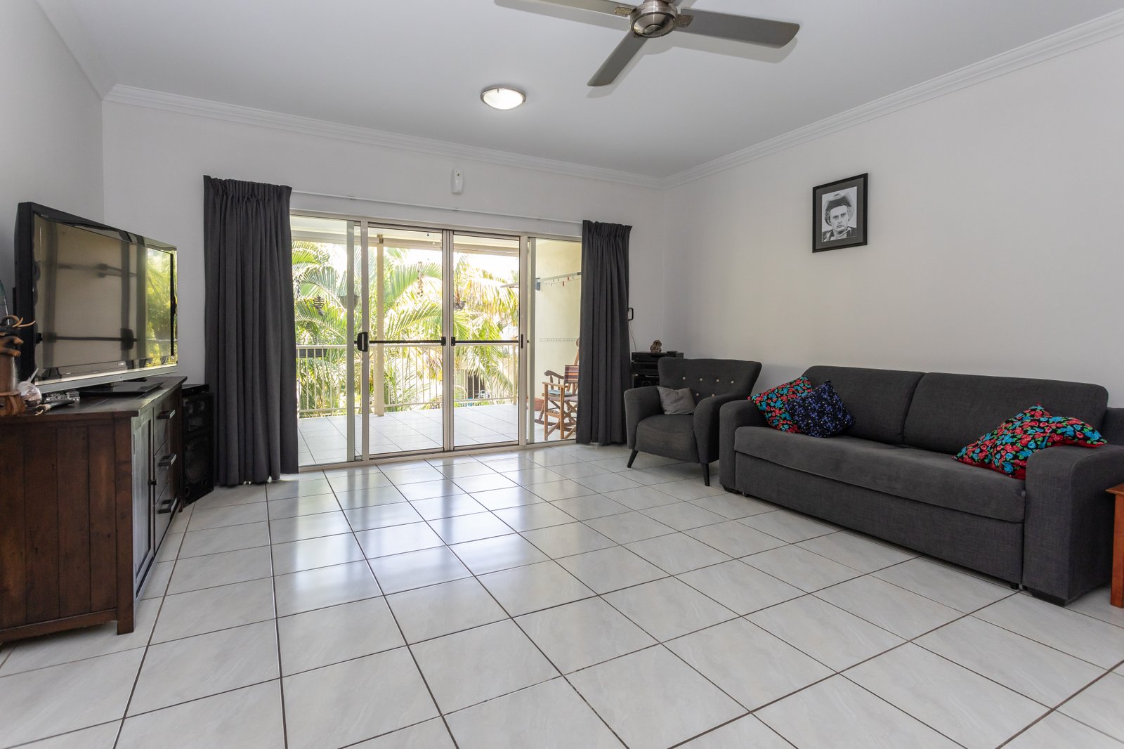 49/21 Shute Harbour Road CANNONVALE 8