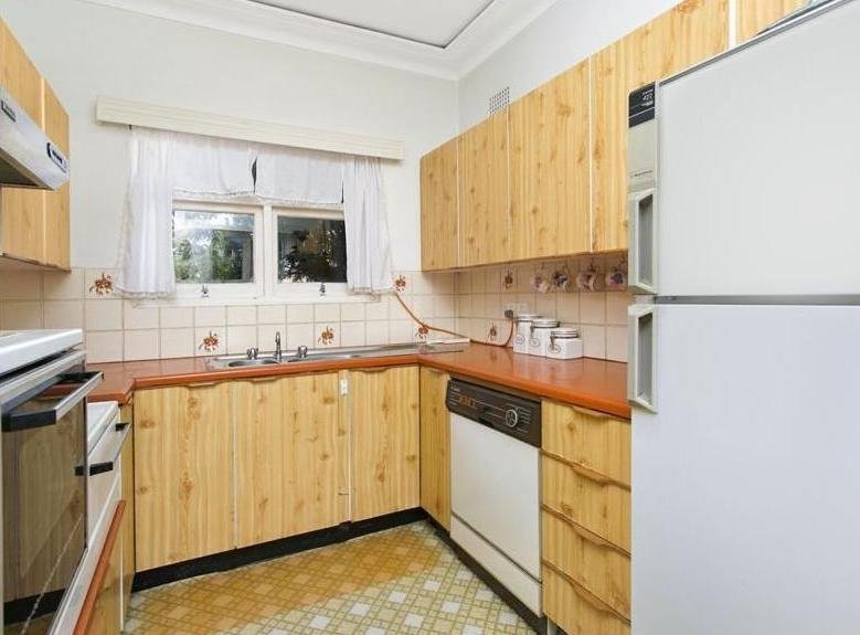 493 Kingsway  MIRANDA 3