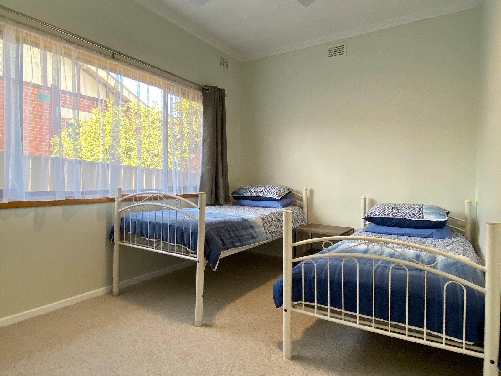 493 Schubach Street EAST ALBURY 11