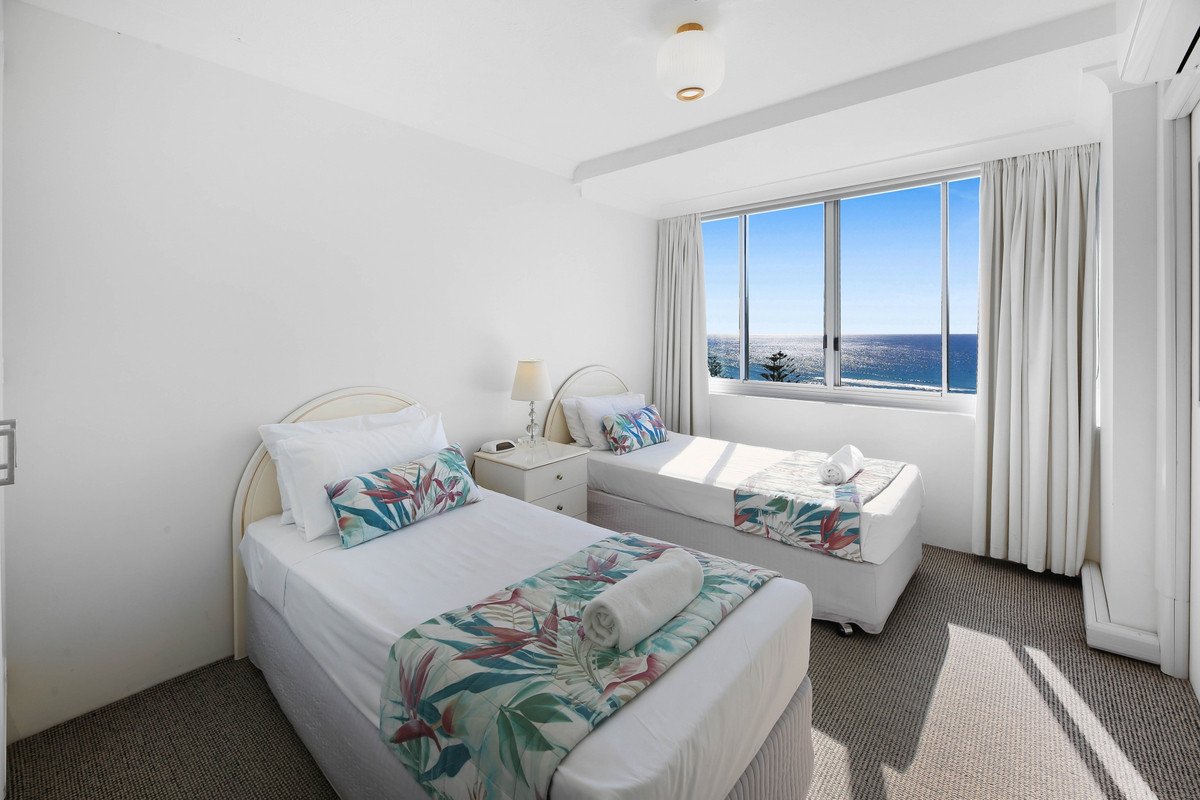 49/30-40 The Esplanade Burleigh Heads 16