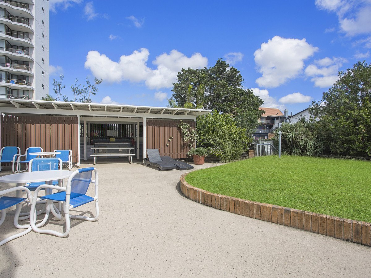 49/30-40 The Esplanade Burleigh Heads 27