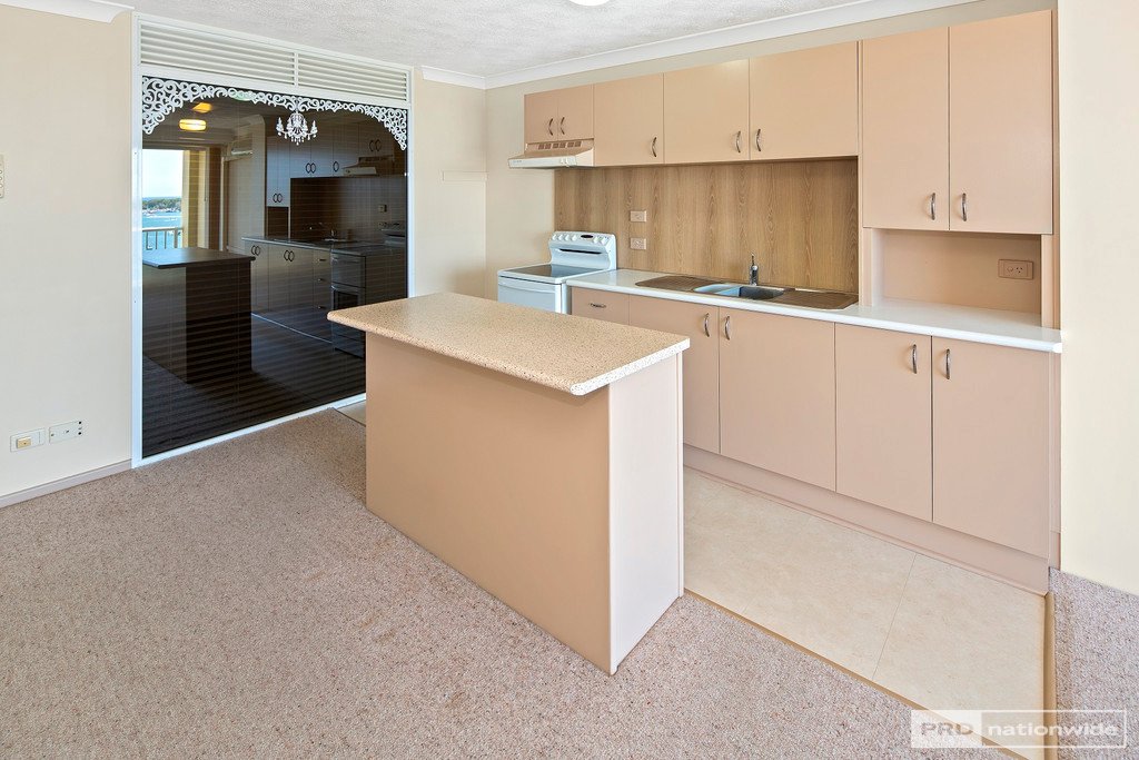 49/30 Marine Parade SOUTHPORT 4