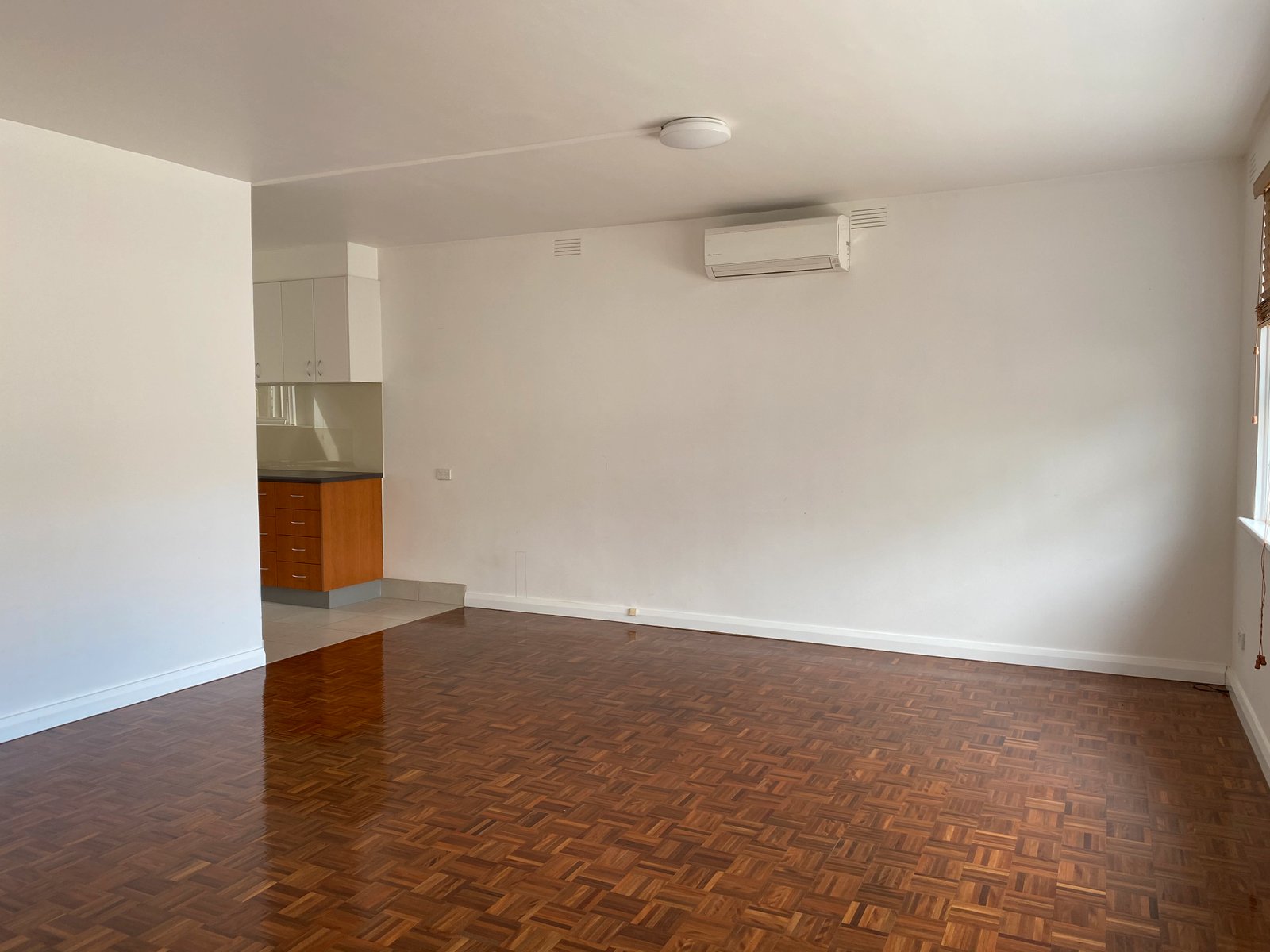 Gallery: 4/94 Beach Road