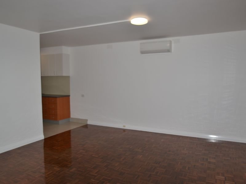 Gallery: 4/94 Beach Road