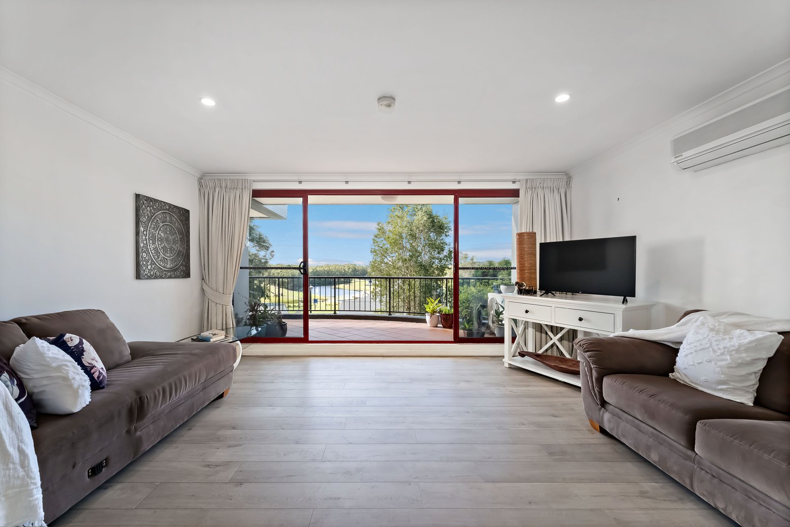 49/40 Horizons Drive SALAMANDER BAY 3