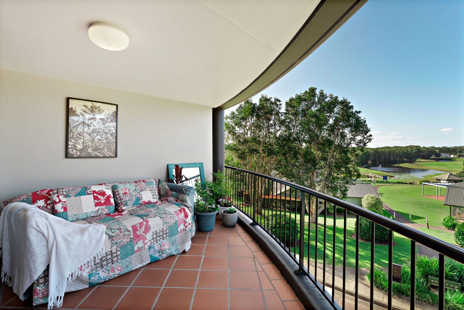 49/40 Horizons Drive SALAMANDER BAY 18