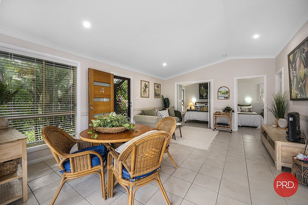 4/95 James Small Drive KORORA 5