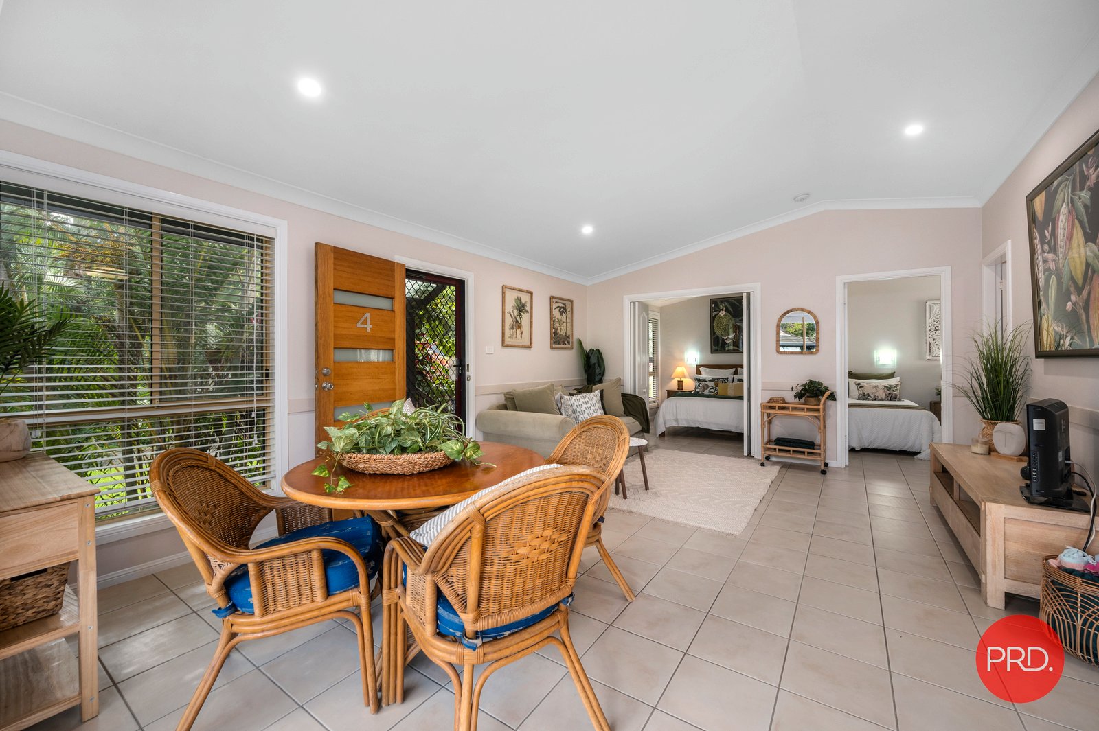 4/95 James Small Drive KORORA 5
