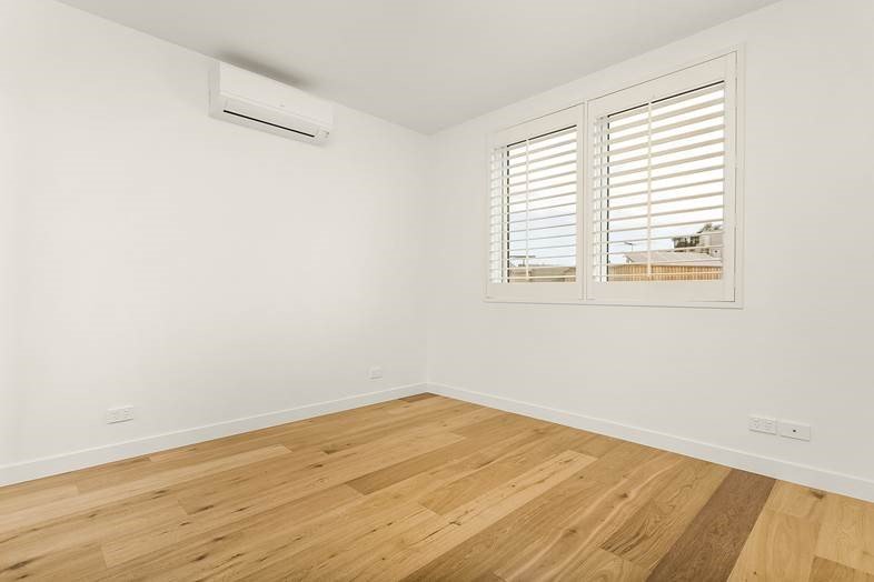 Gallery: 49/56 Beach Road
