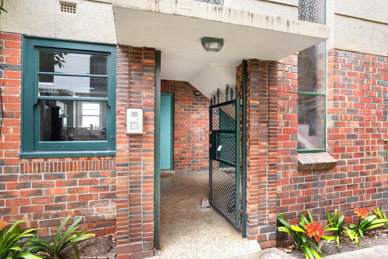 Real Estate and Property in 4/95A Alma Road, St Kilda East, VIC