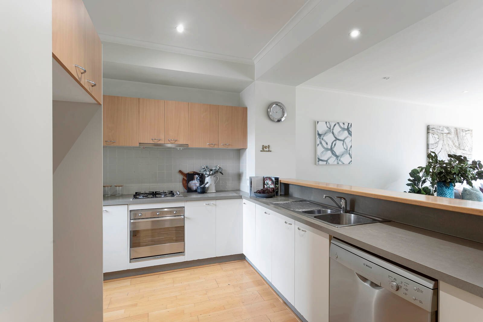 Real Estate and Property in 4/96 Addison Street, Elwood, VIC