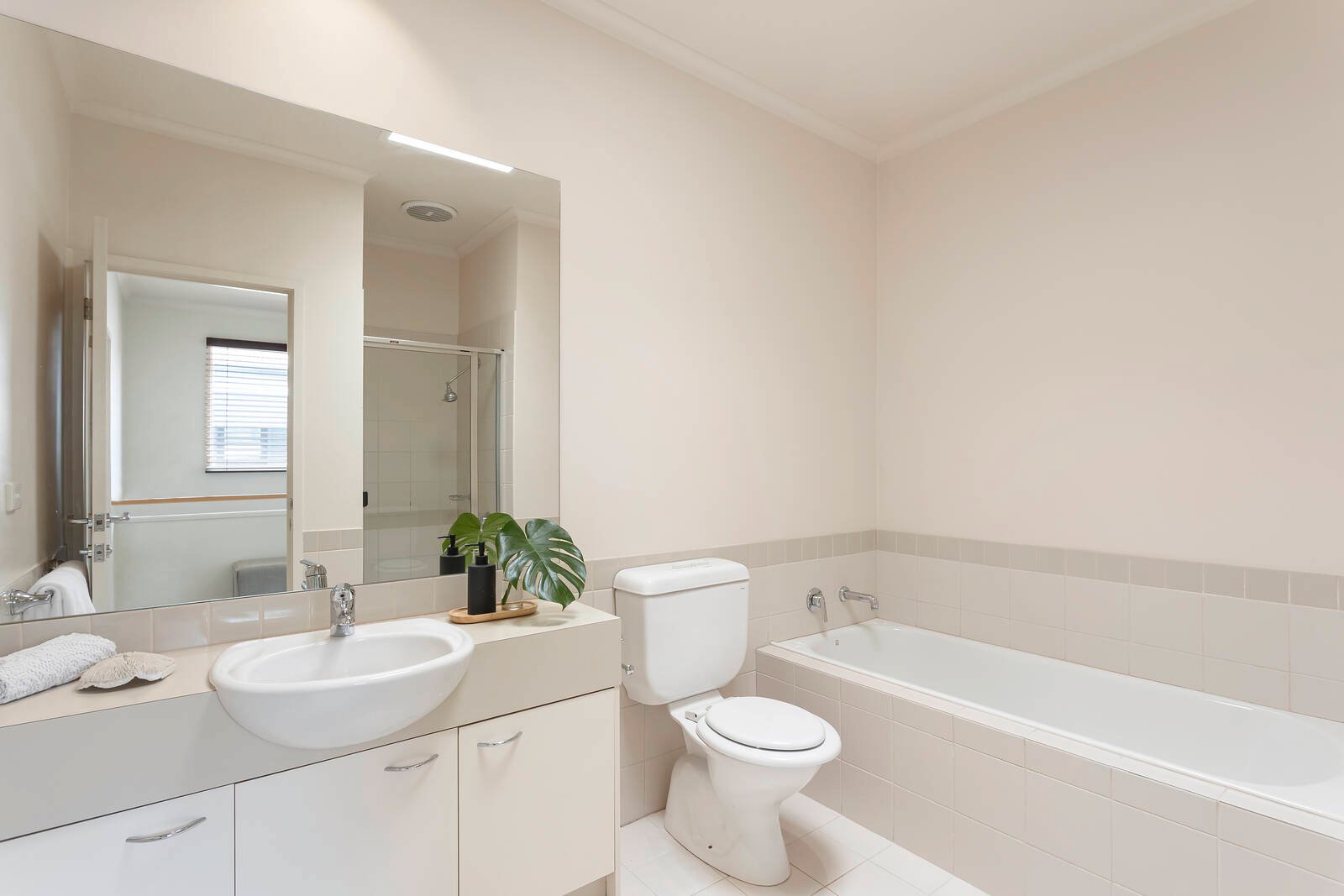 Real Estate and Property in 4/96 Addison Street, Elwood, VIC