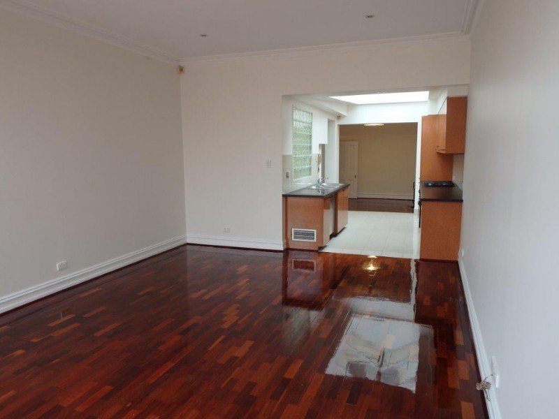 Gallery: 496 Bay Street