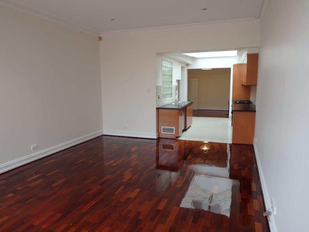 Gallery: 496 Bay Street