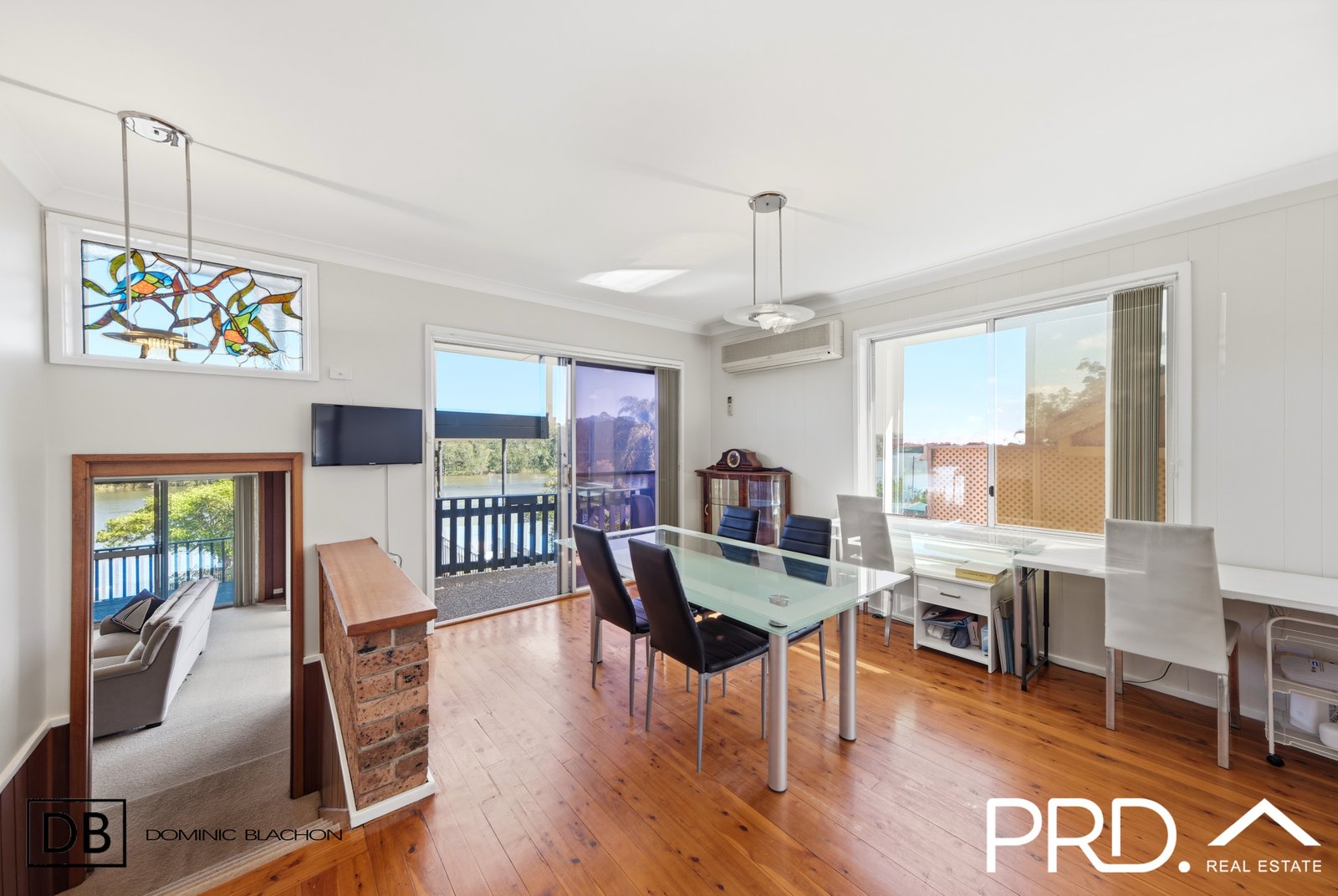 498 Henry Lawson Drive EAST HILLS 8