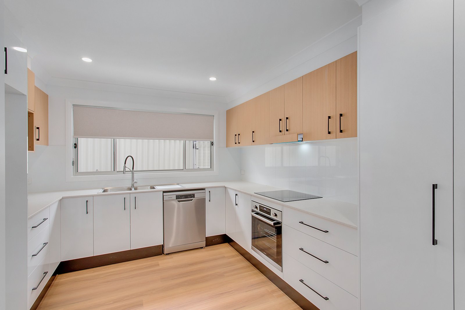 4/98 Lord Street LAURIETON 2