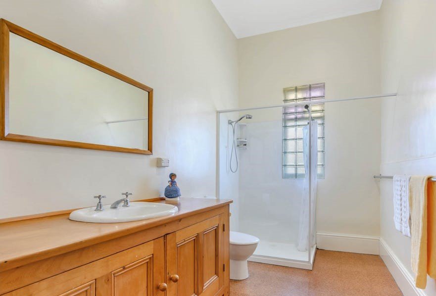 4981 Lyell Highway HAMILTON 17