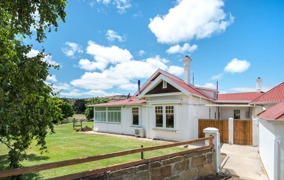 4981 Lyell Highway HAMILTON 24