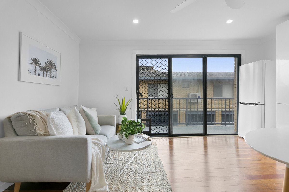 4/991 Gold Coast Highway Palm Beach 6