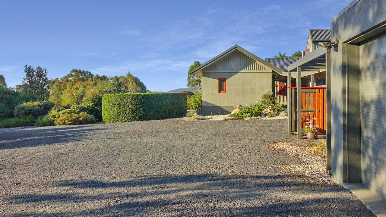 Real Estate and Property in 49A Waterworks Road, Woodend, VIC