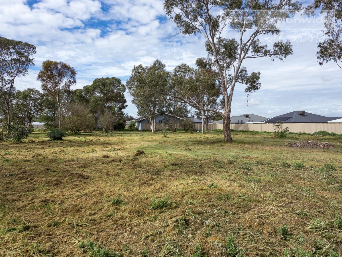 49B Bradman Drive BOOROOMA 6