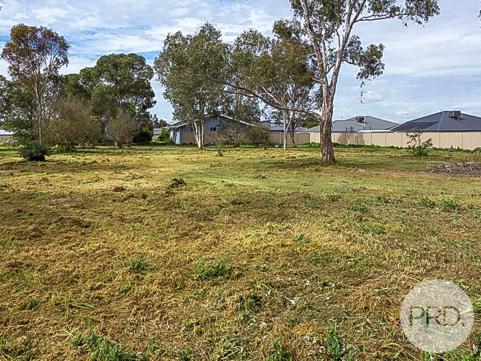 49B Bradman Drive BOOROOMA 11