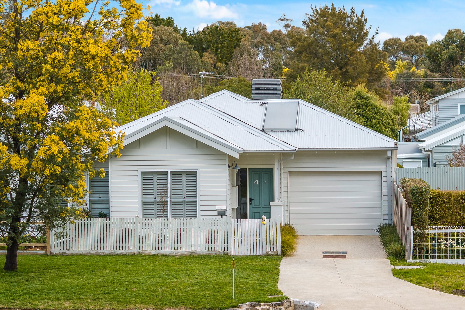 Real Estate and Property in 4A Anslow Street, Woodend, VIC