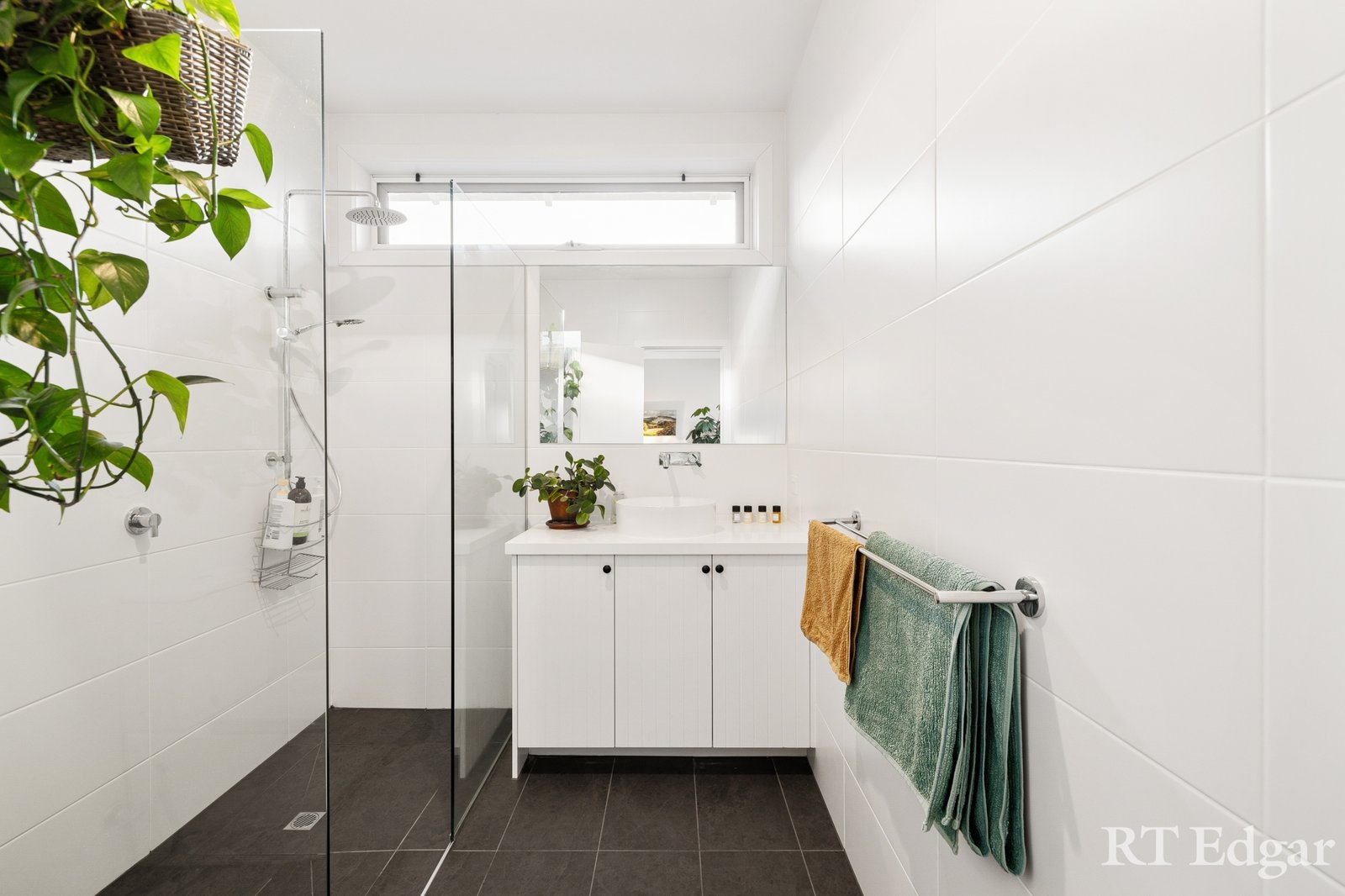 Real Estate and Property in 4A Anslow Street, Woodend, VIC