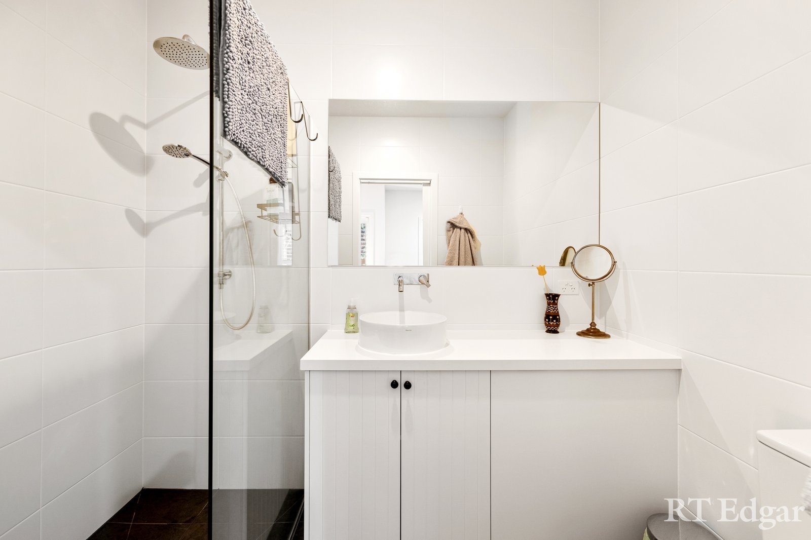 Real Estate and Property in 4A Anslow Street, Woodend, VIC