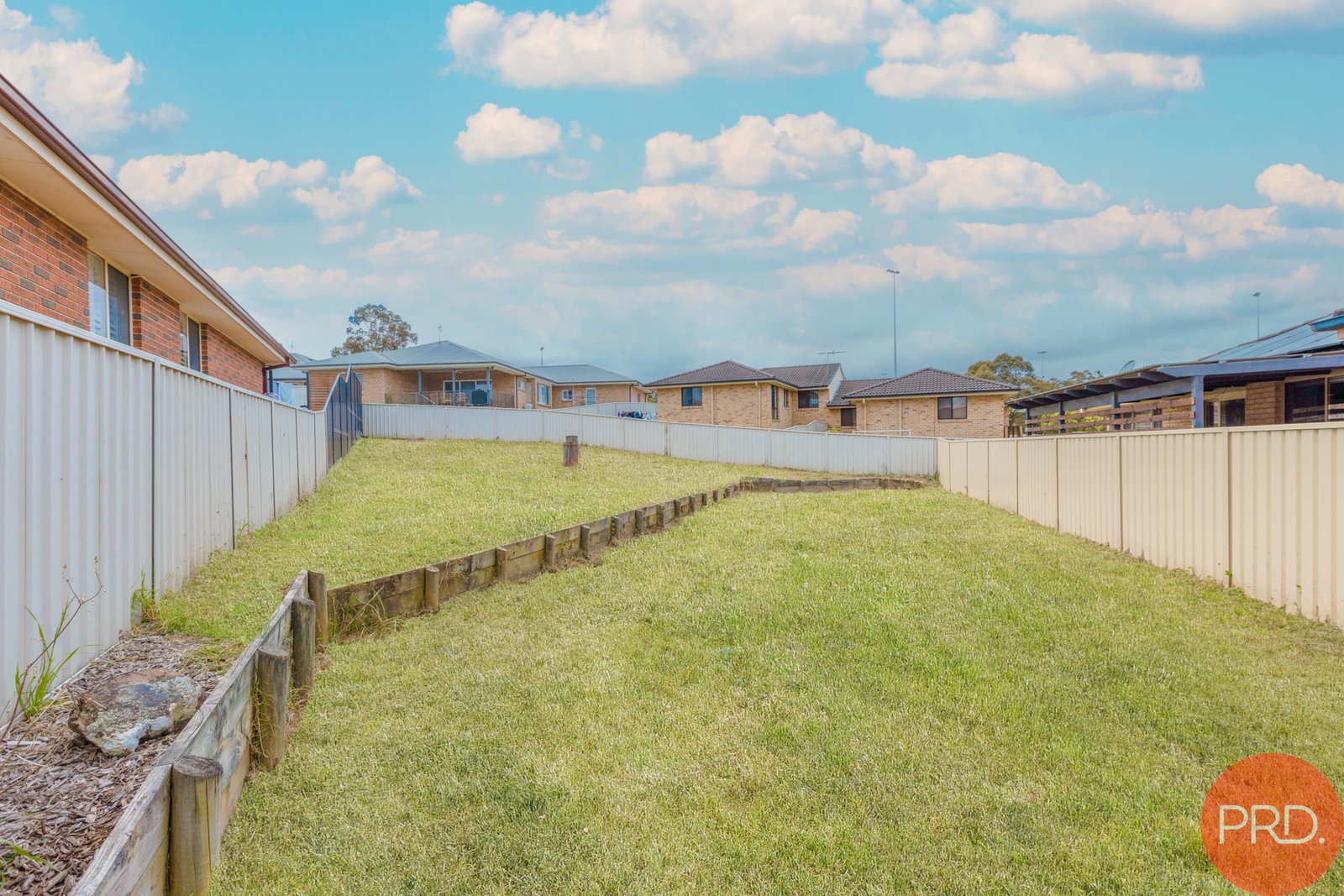 4A Antrim Close ASHTONFIELD 4