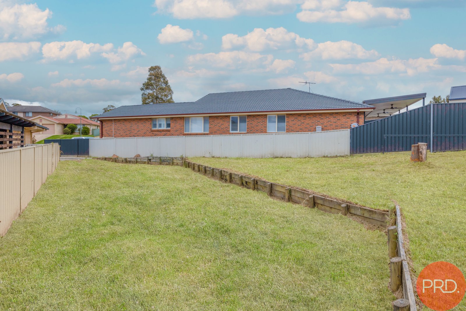 4A Antrim Close ASHTONFIELD 5