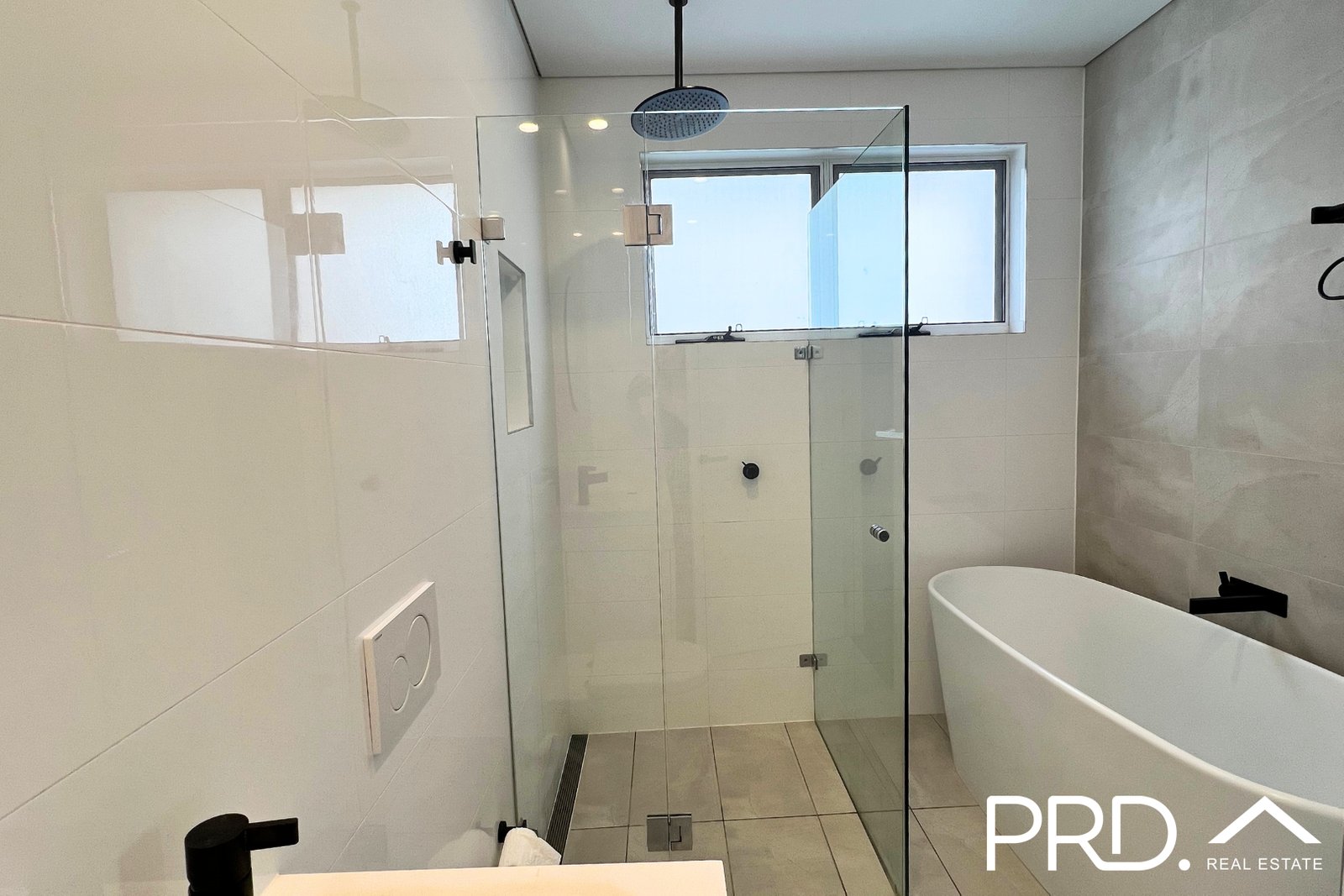 4a Benfield Parade PANANIA 8