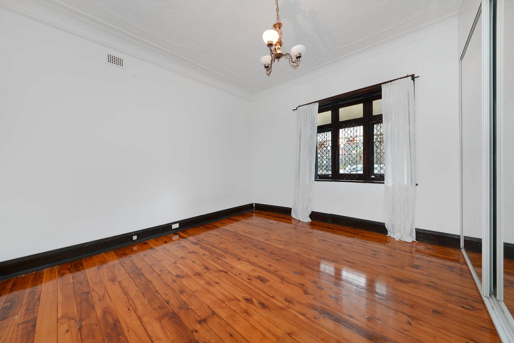 4a Colvin Street CARLTON 4