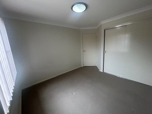 4a Lake Place TAMWORTH 3