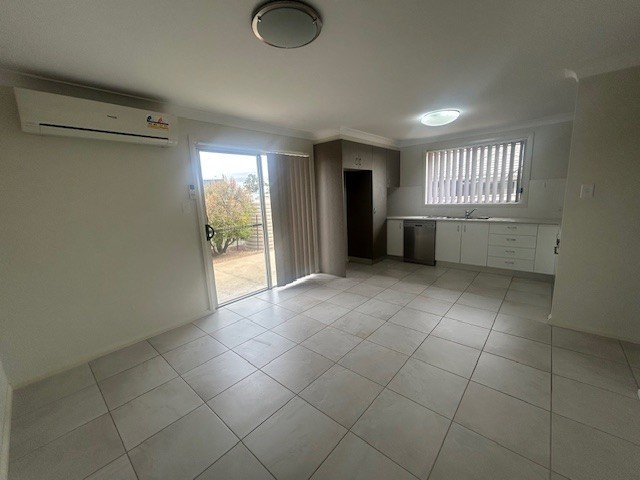 4a Lake Place TAMWORTH 7