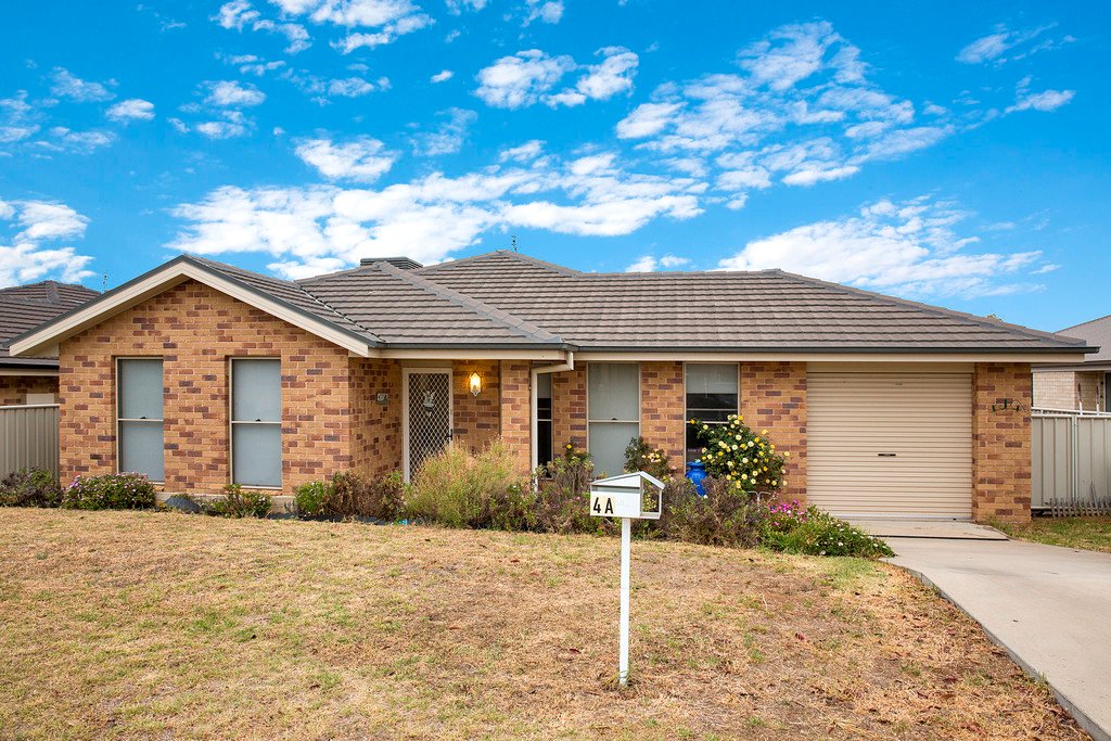 4a Lilly Pilly Court TAMWORTH 1