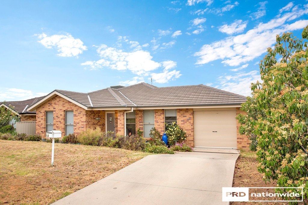 4a Lilly Pilly Court TAMWORTH 5
