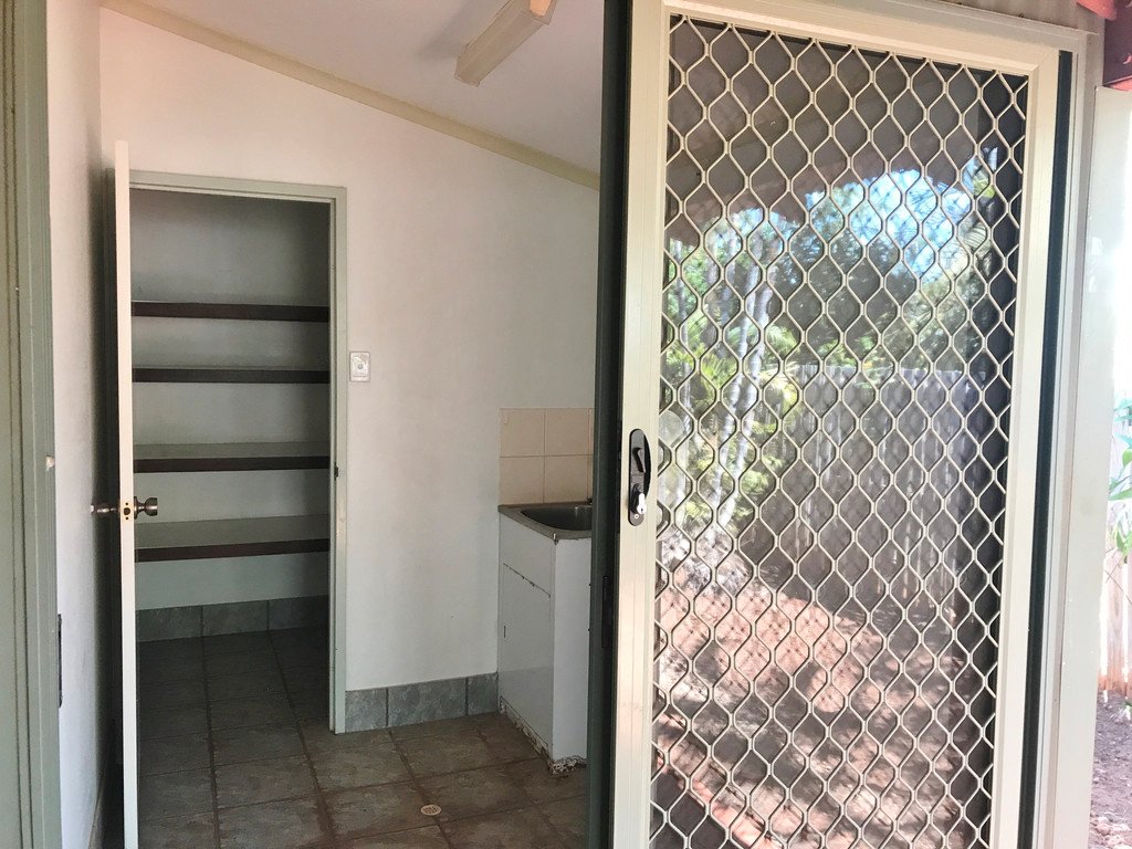 4A Macnee Court CABLE BEACH 16