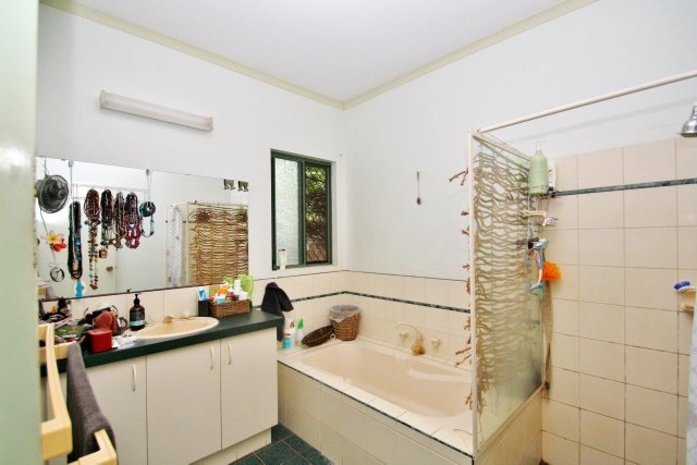 4A Macnee Court CABLE BEACH 7