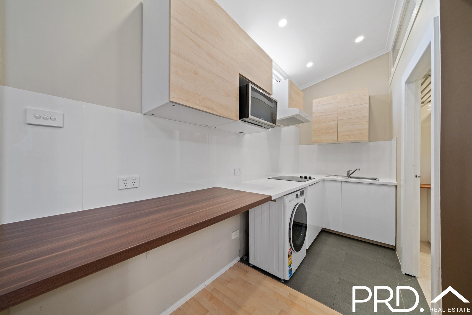 4a Merris Place MILPERRA 1