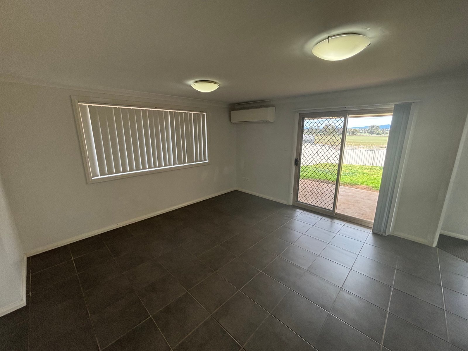 4a Tulipwood Crescent TAMWORTH 4