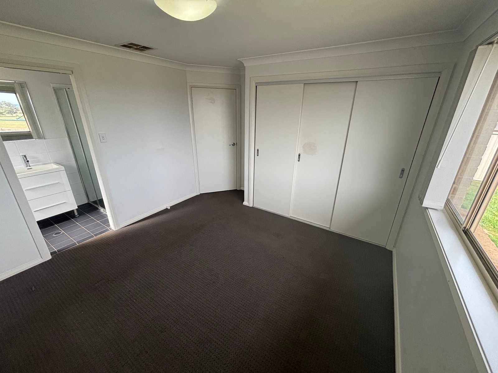 4a Tulipwood Crescent TAMWORTH 7