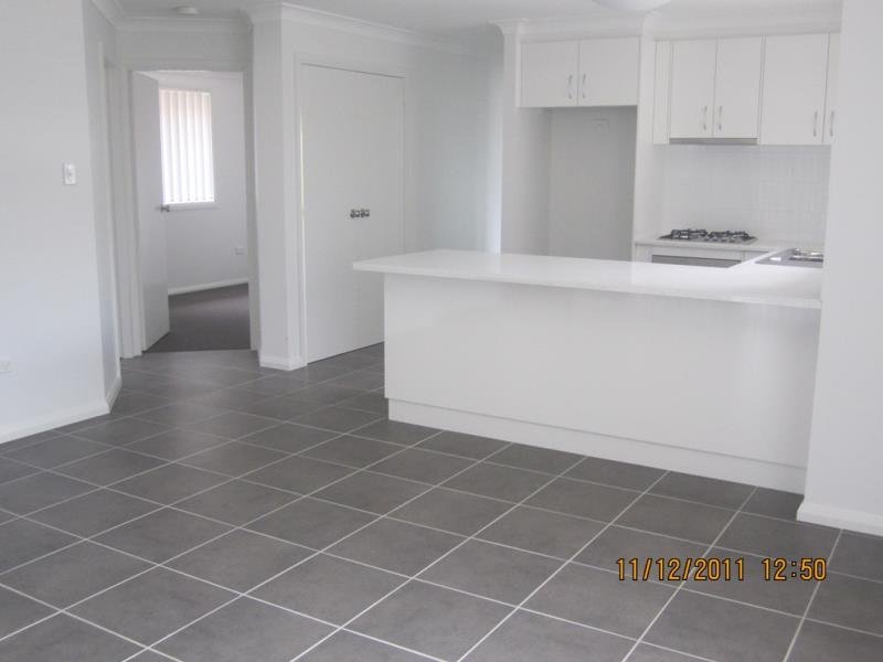 4a Tulipwood Crescent TAMWORTH 4
