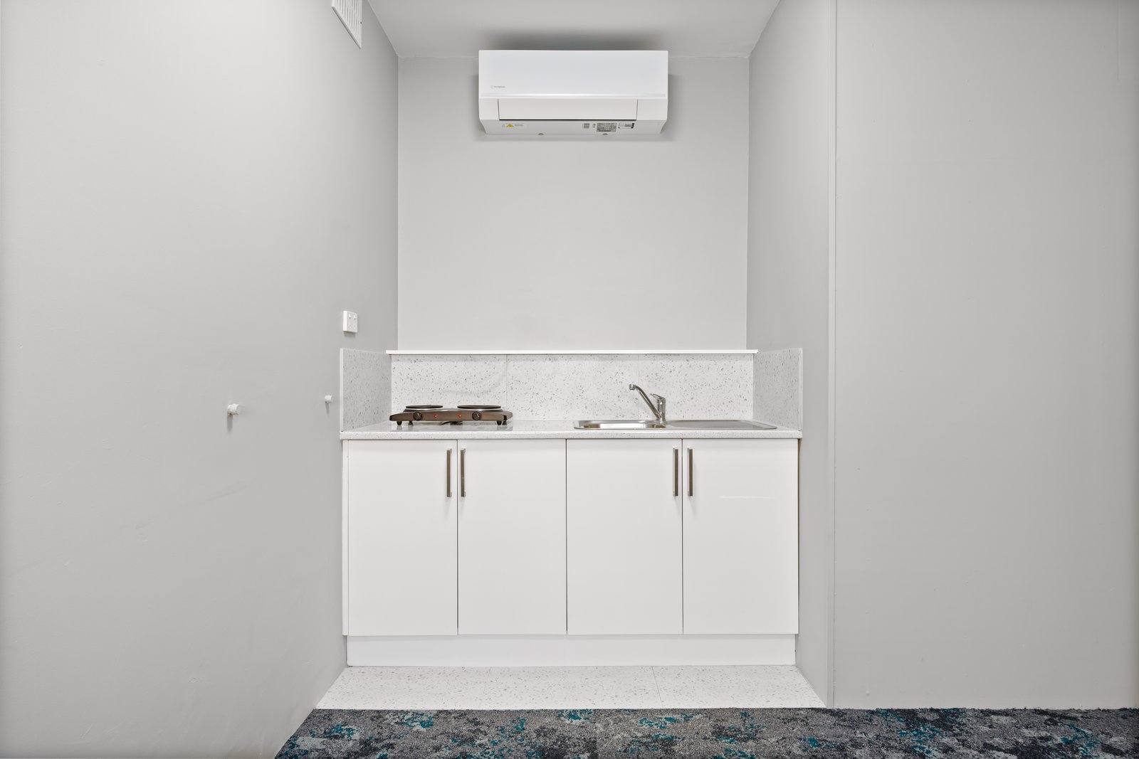 Gallery: 4a/222 Drummond Street South