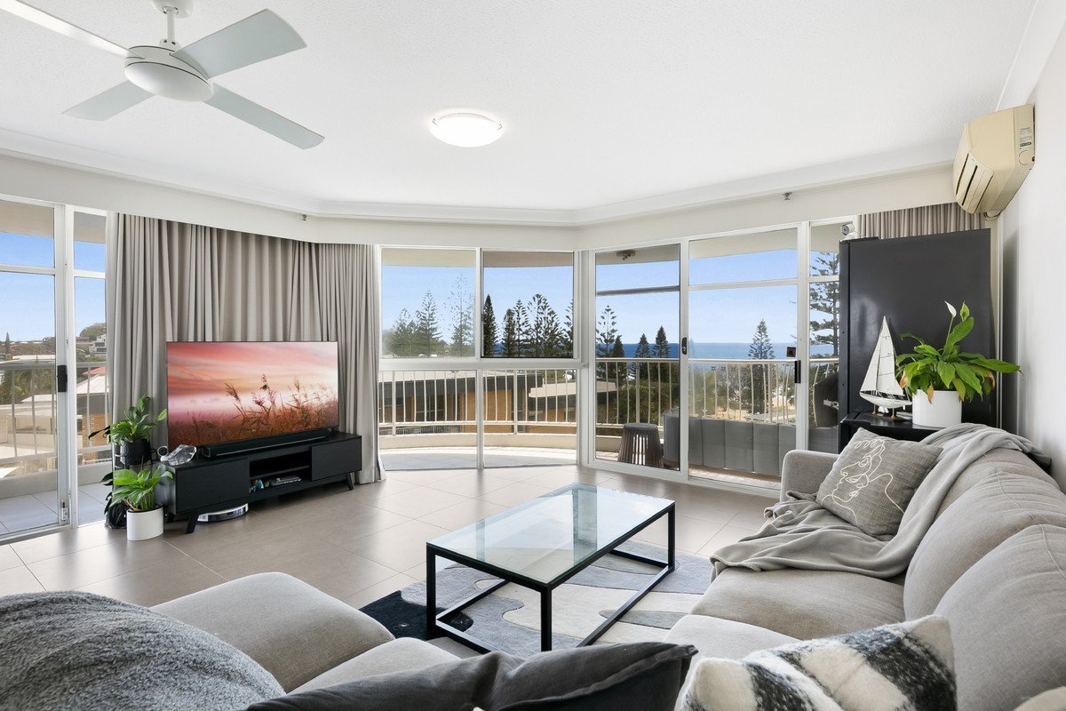 4A/238 The Esplanade Burleigh Heads 2